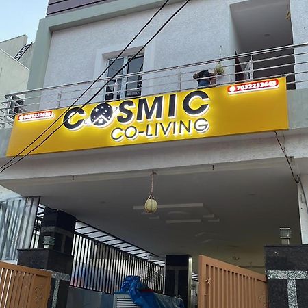 Cosmic Hotel & Guest House Gachibowli Raidurg Hyderabad Exterior foto