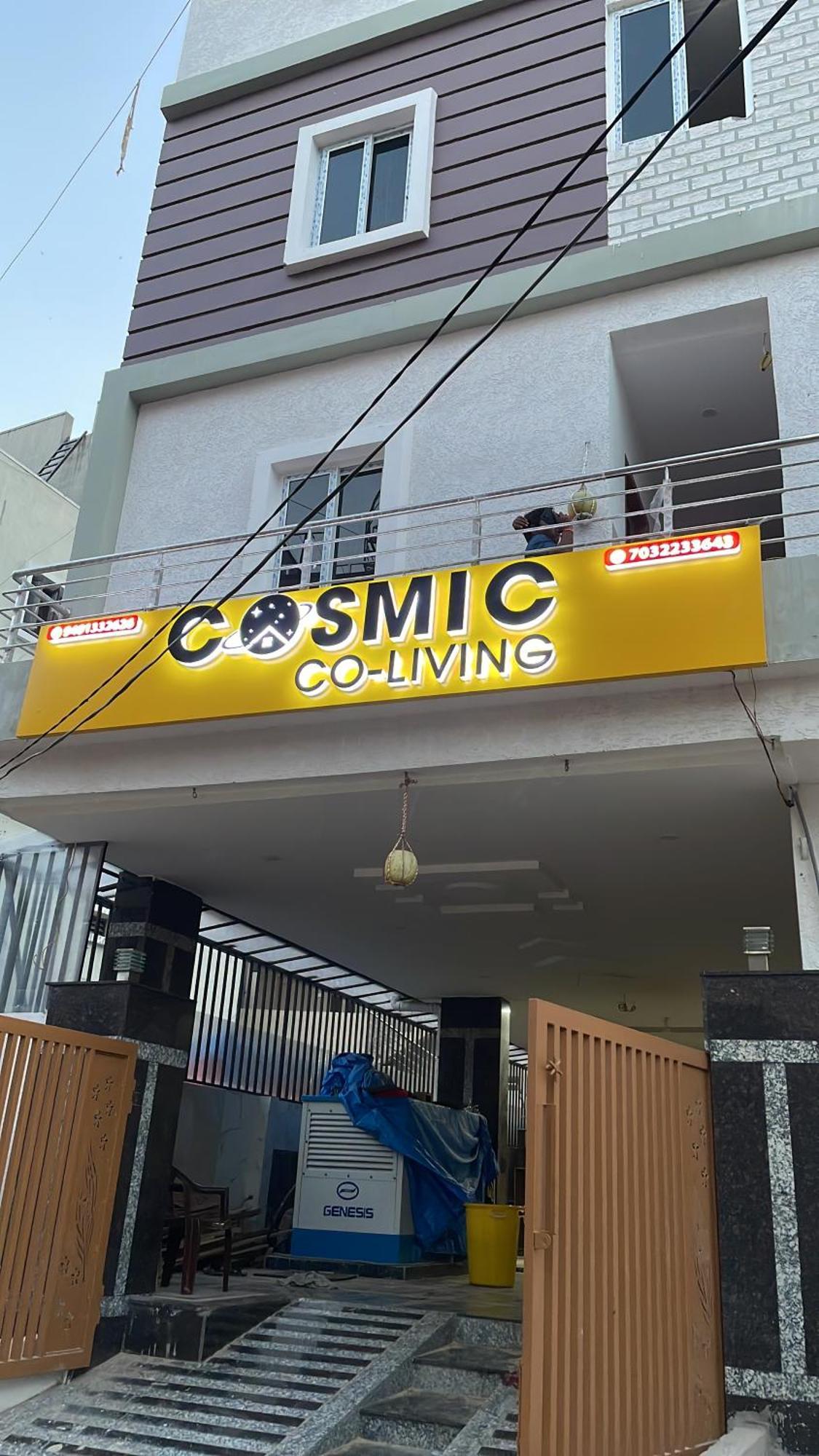Cosmic Hotel & Guest House Gachibowli Raidurg Hyderabad Exterior foto